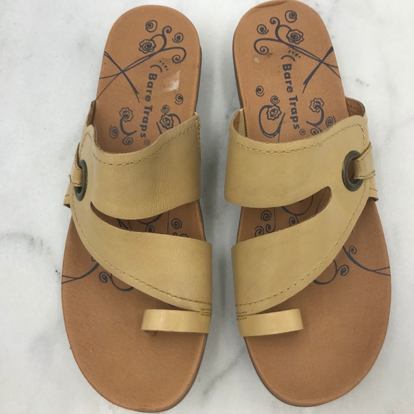 bare traps toe ring sandals